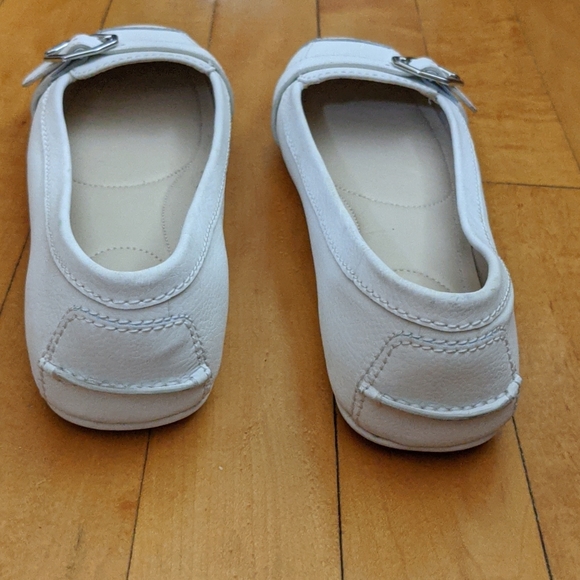Cole Haan NWOT Ivory Flats Loafer with Buckle 6B - Picture 5 of 8
